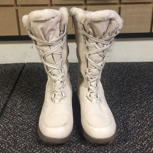 Women’s snow boots